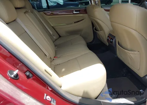 2013 Hyundai Genesis 3.8 from USA, damaged, VIN KMHGC4DD8DU237002